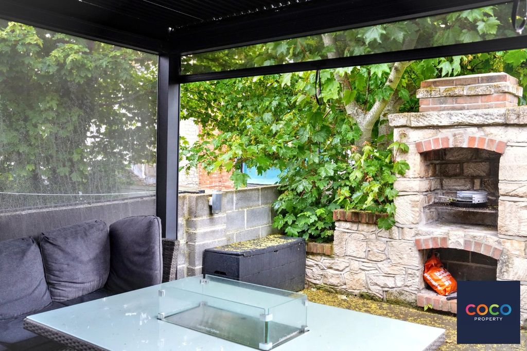 Property photo 2 of 12 5016164