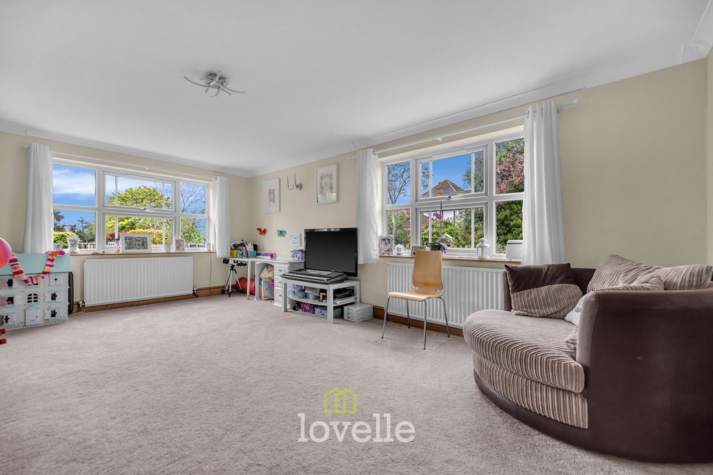 Property photo 2 of 60
