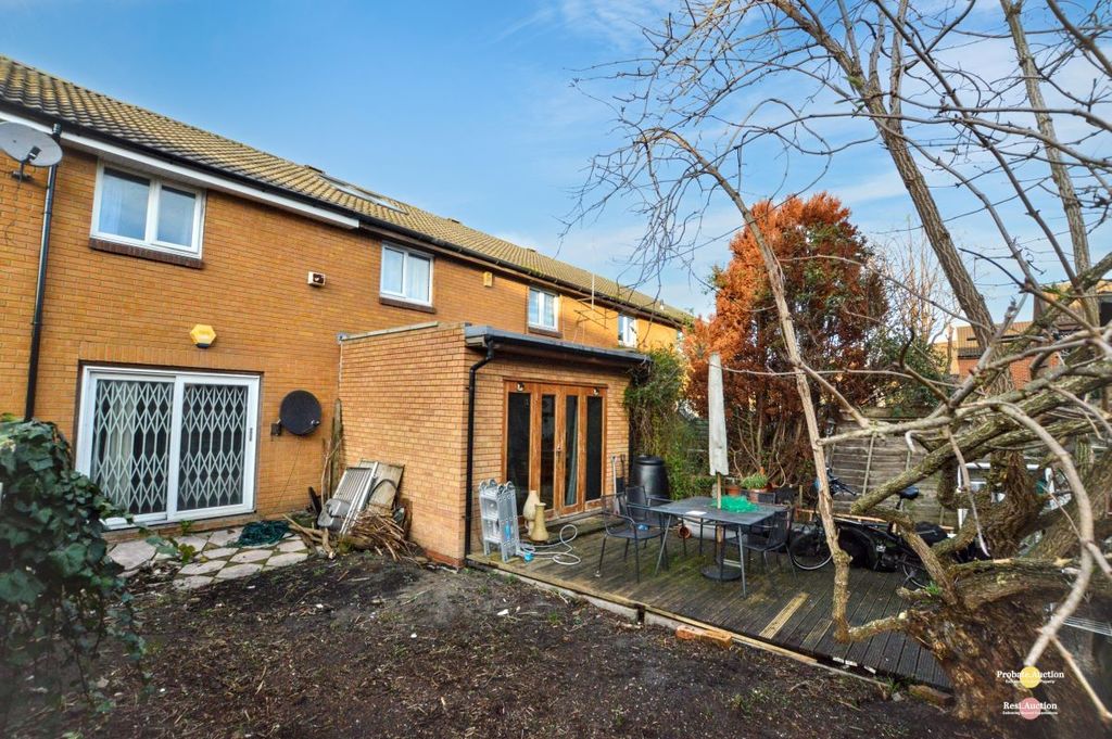 Property photo 3 of 16