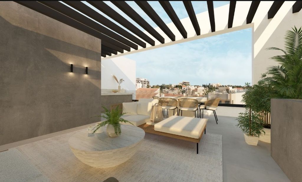 Property photo 2 of 17 Roof Terrace