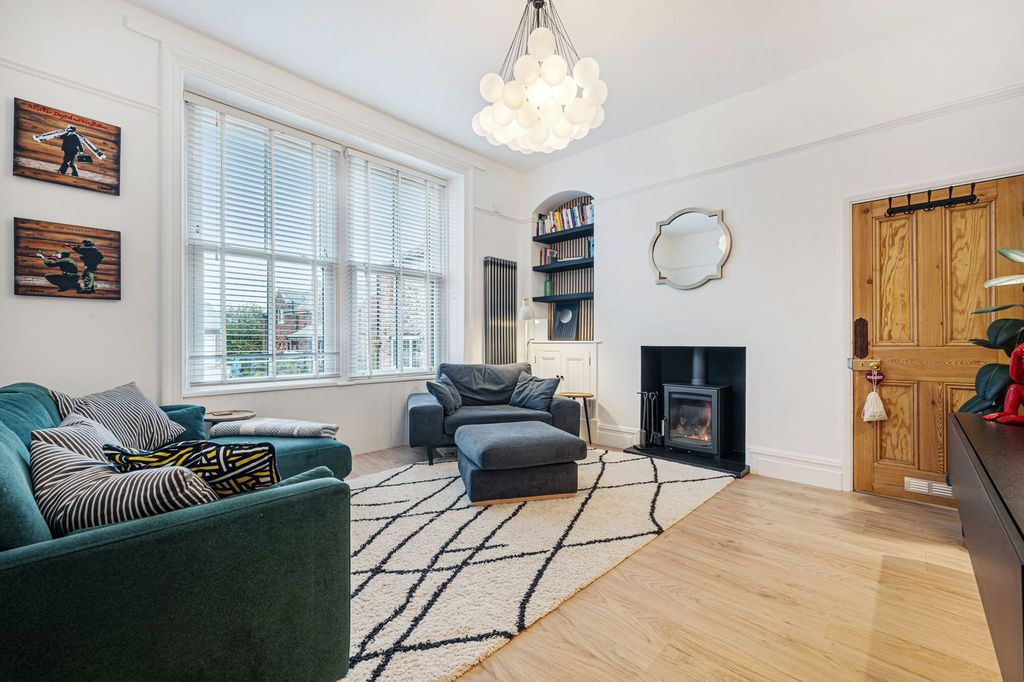 Property photo 2 of 59