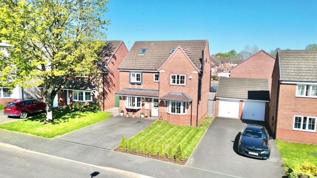 Property photo 1 of 39