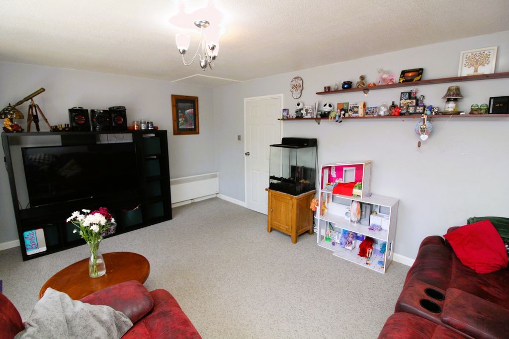 Property photo 2 of 29 Img_5975