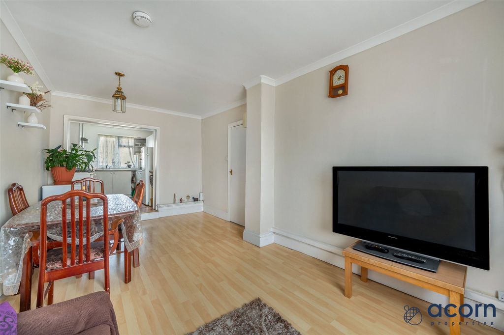 Property photo 2 of 19 Picture No. 11