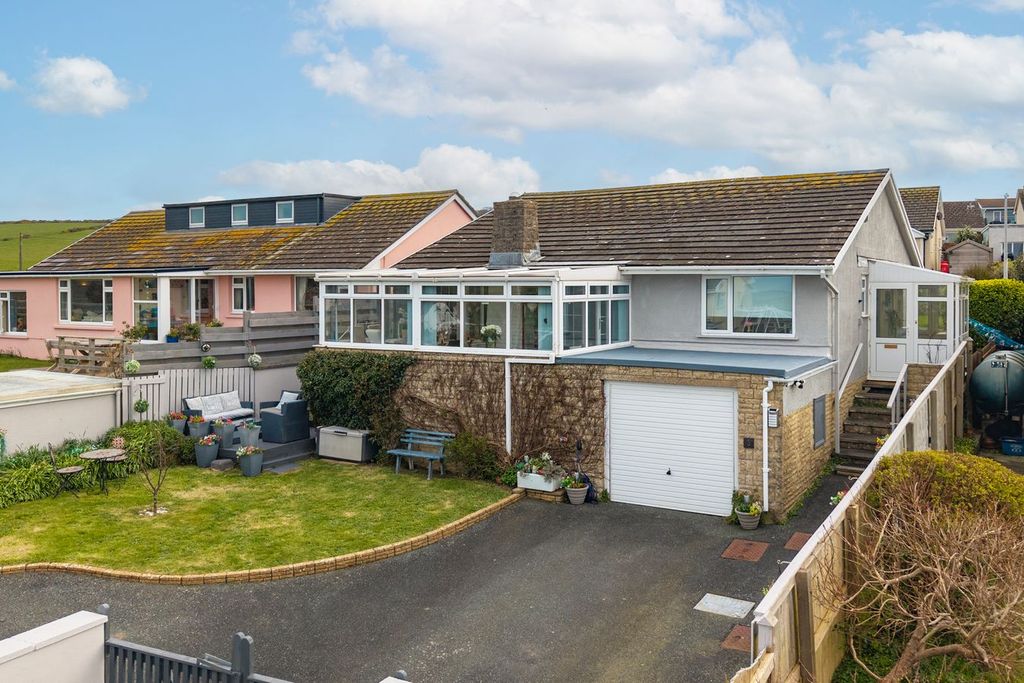 Property photo 1 of 34