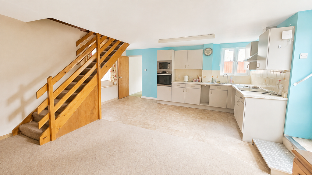 Property photo 3 of 12