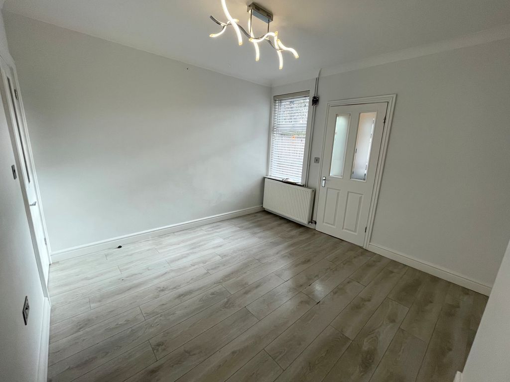 Property photo 3 of 12 Dining Room