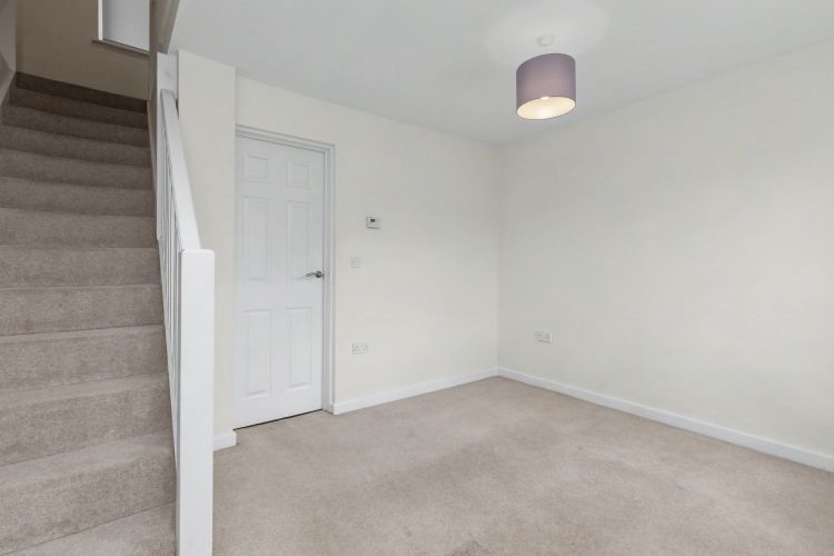 Property photo 2 of 9 335240
