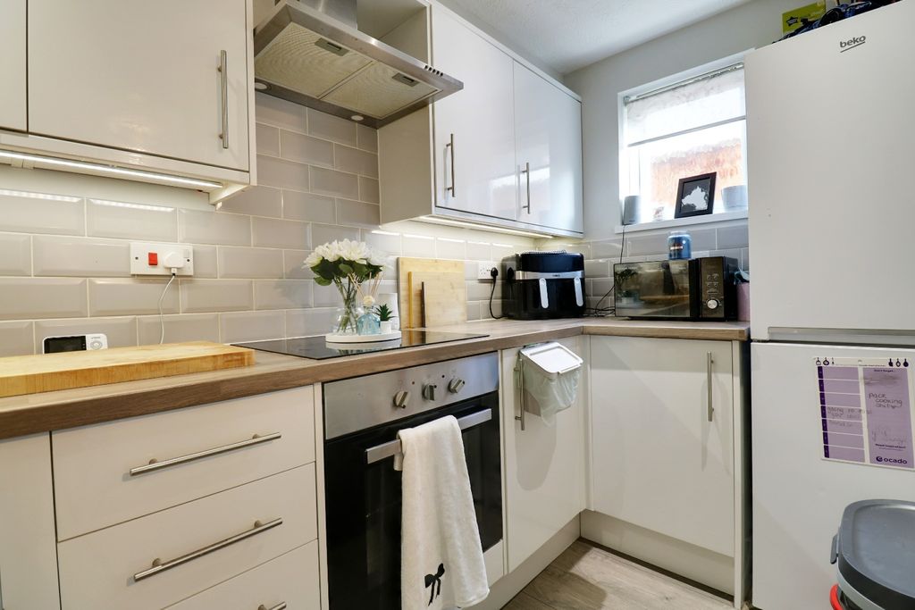 Property photo 2 of 14 4876761