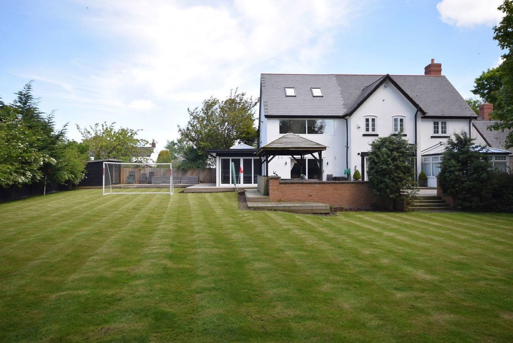 Property photo 3 of 34