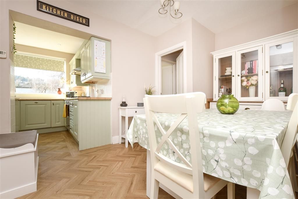 Property photo 3 of 16 Dining Area