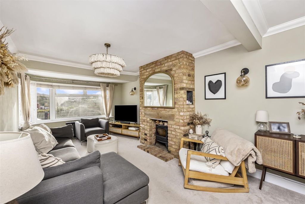 Property photo 2 of 27 Living Room