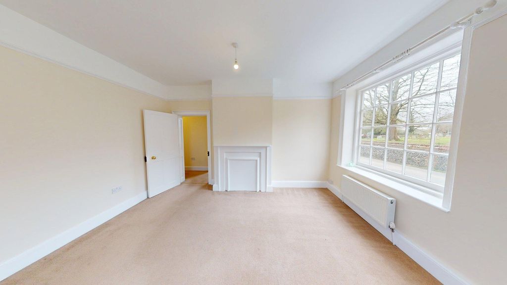 Property photo 3 of 12 Flat-1-Barrow-House-08142026_151109.Jpg