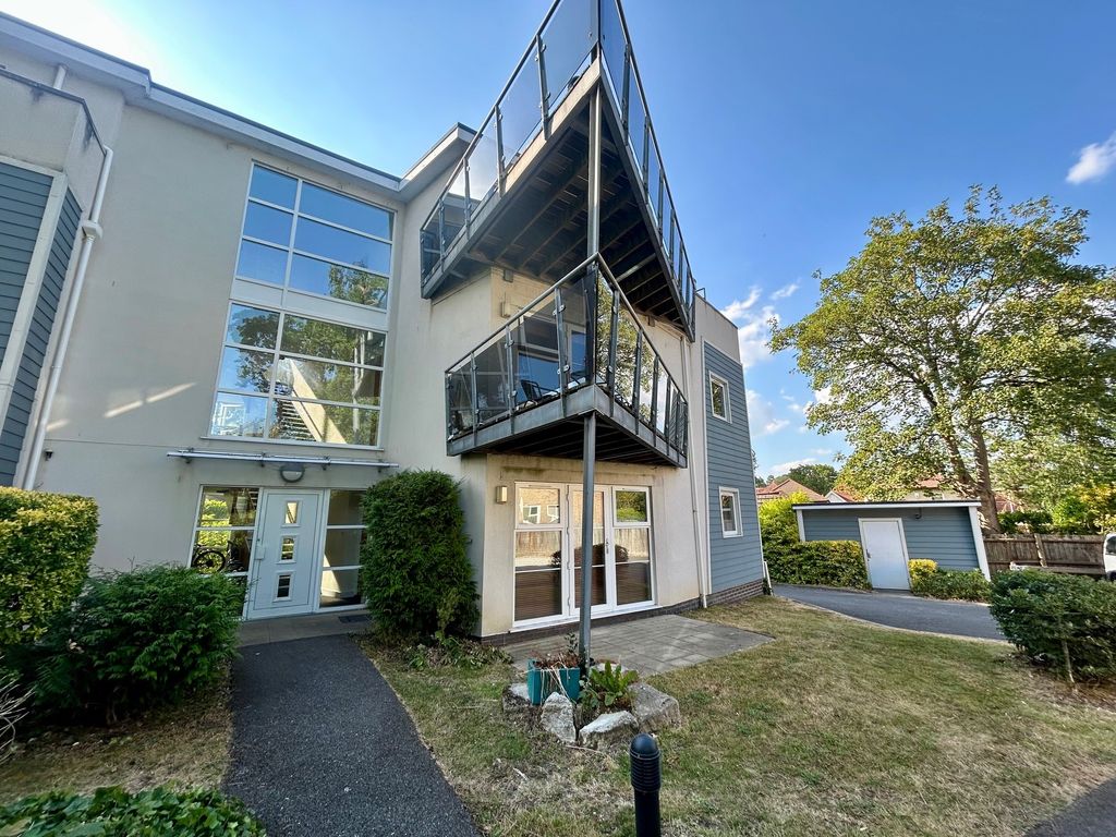 Property photo 1 of 12 Front
