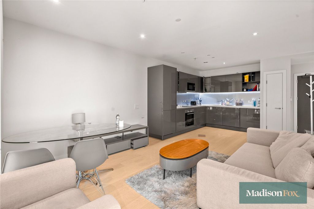 Property photo 2 of 17 Picture No. 03