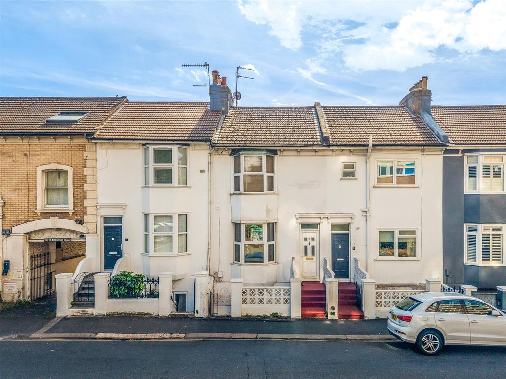 Property photo 1 of 19 6A Clarendon Rd-1.Jpg