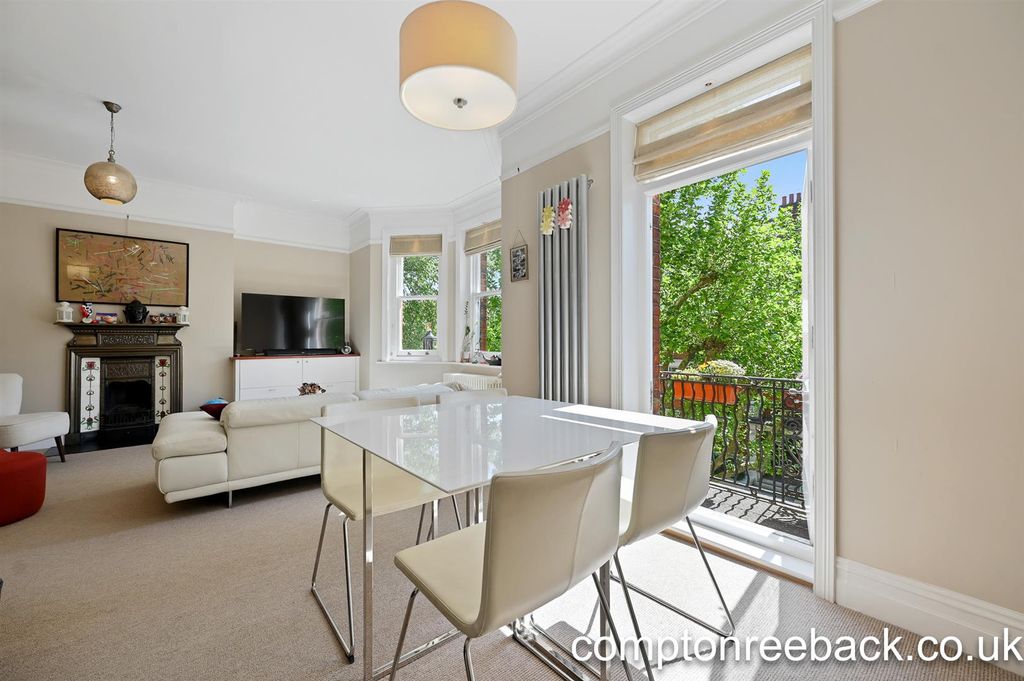 Property photo 3 of 18 Dining Space