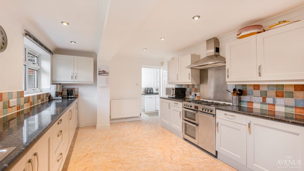 Property photo 3 of 43 3933996