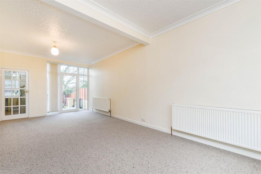 Property photo 2 of 17 Lounge/Diner