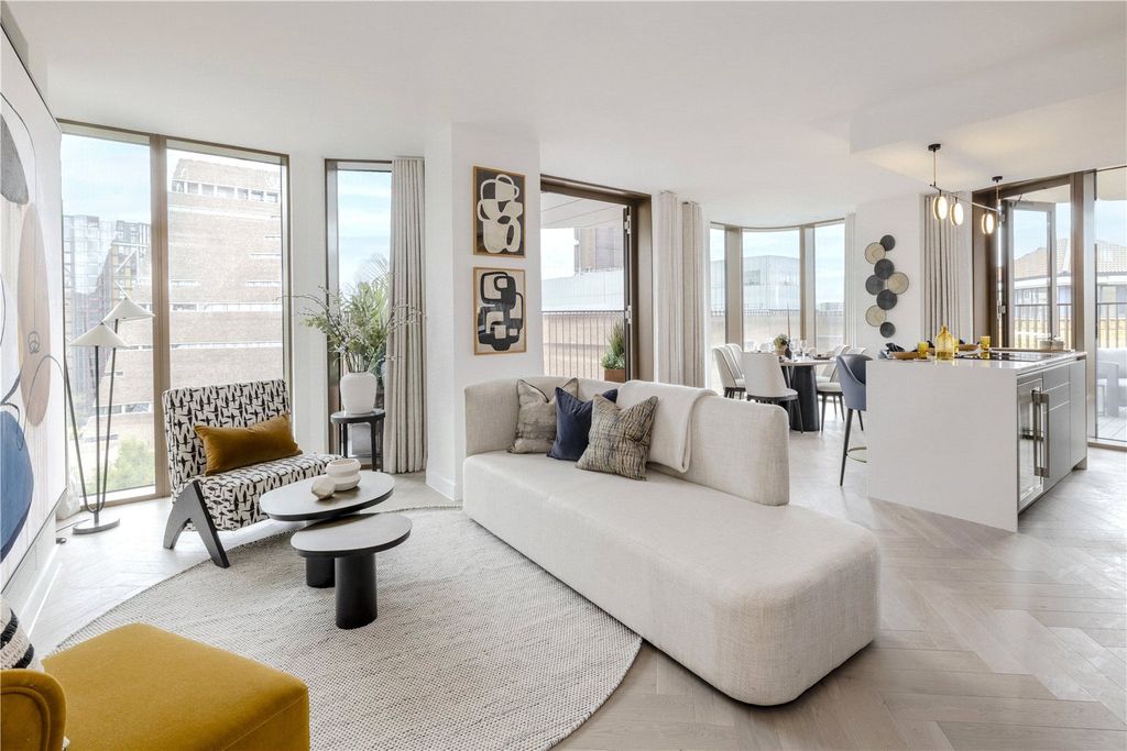 Property photo 3 of 13 Reception