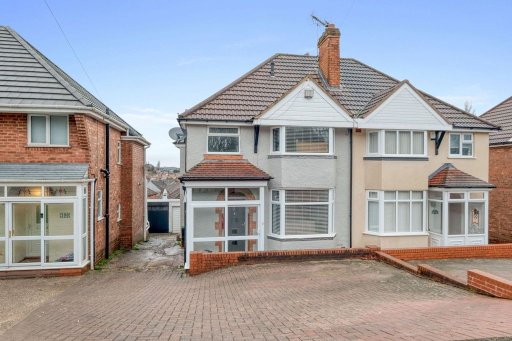 Property photo 1 of 16