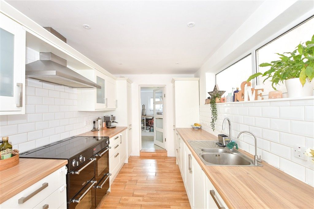 Property photo 3 of 21 Kitchen/ Diner