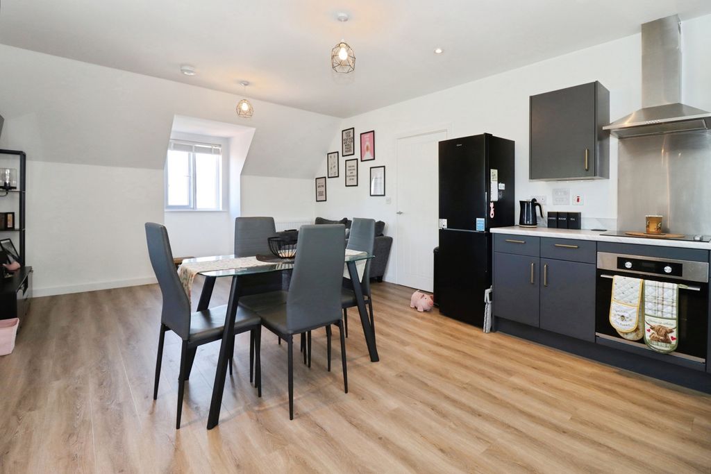 Property photo 3 of 11 Pbox-Img.Jpg