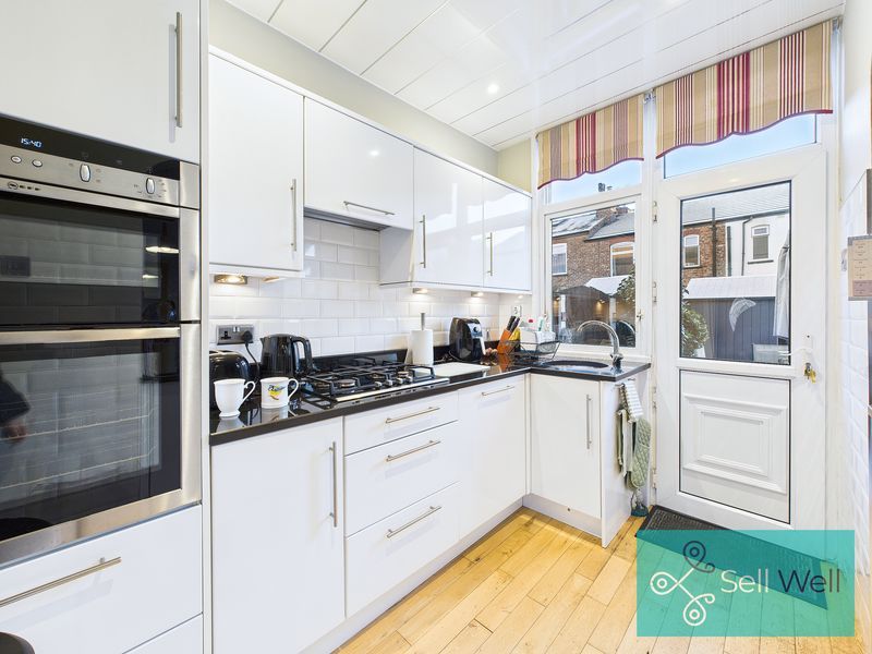 Property photo 3 of 28 Kitchen