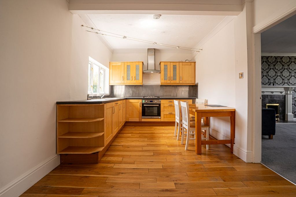 Property photo 2 of 21 Kitchen