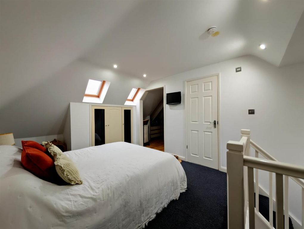 Property photo 3 of 8 Fd1A72Bc-25A1-4d7d-972A-237F896E361A.Jpeg