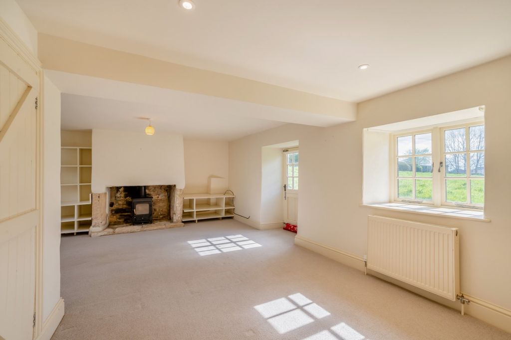 Property photo 3 of 16 Picture No. 15
