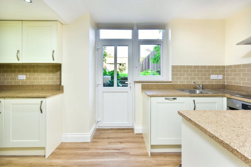 Property photo 3 of 6 Picture No. 06