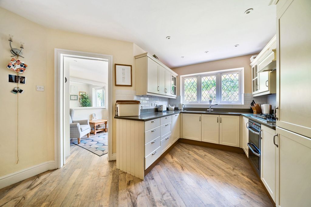Property photo 2 of 17