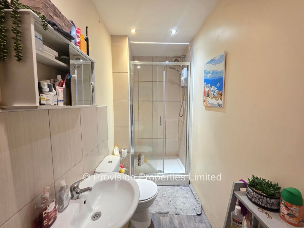 Property photo 3 of 11 Photo