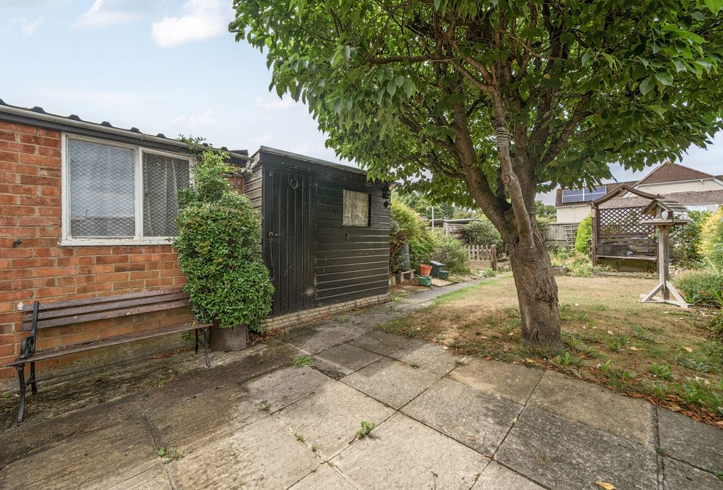 Property photo 2 of 17 1332832-16-688B65...