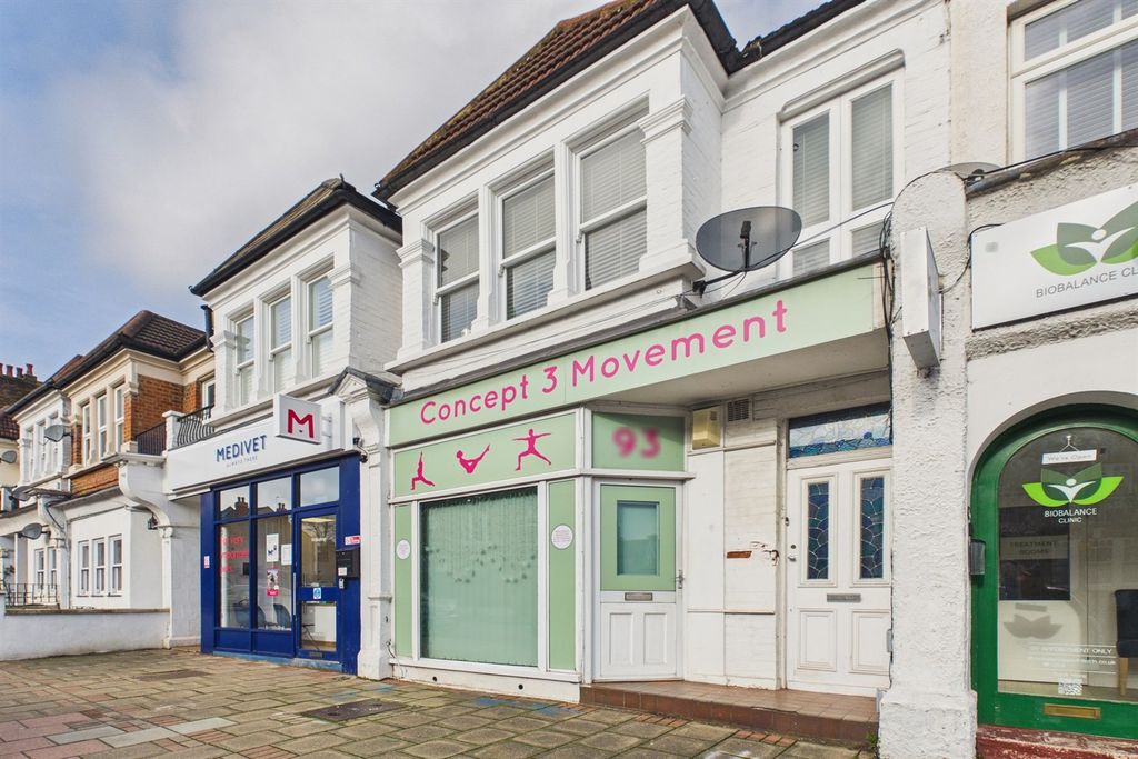 Property photo 3 of 11 External