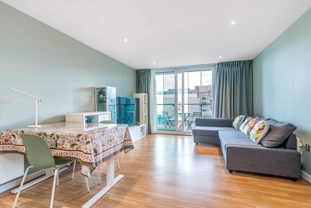 Property photo 2 of 6