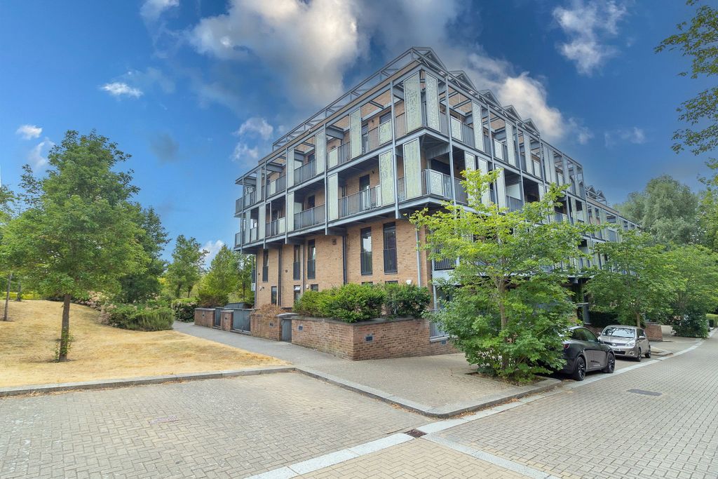 Property photo 1 of 24