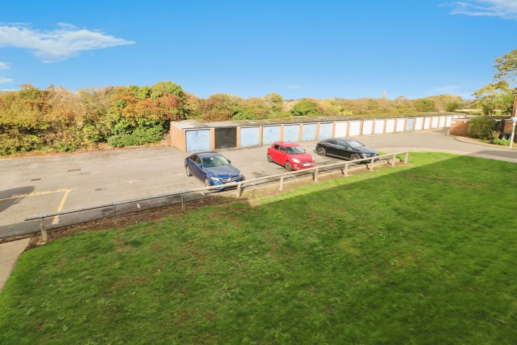 Property photo 3 of 21 Picture No. 01