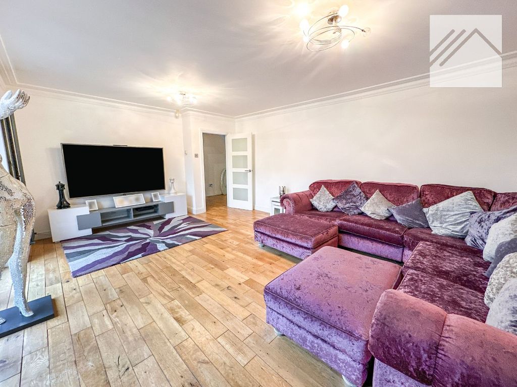 Property photo 2 of 25