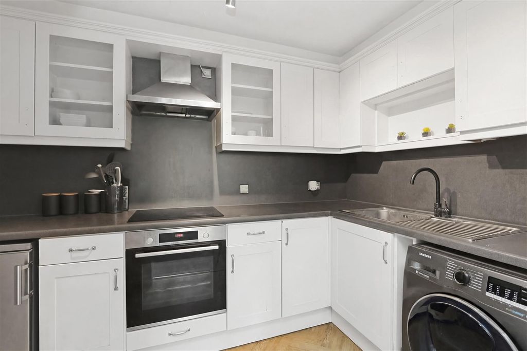 Property photo 1 of 16 Rt_Wt_Bxh_T_Job177_Willow Grove 2_24_0903202620403