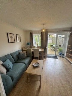 Property photo 2 of 11 Front Room