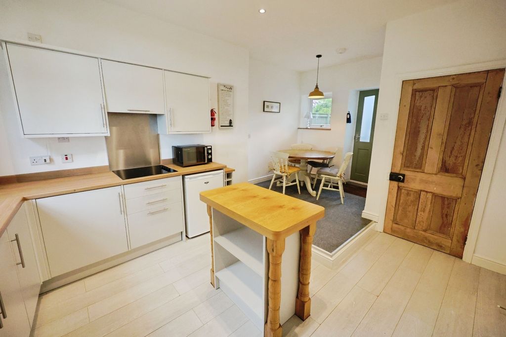 Property photo 3 of 12 Pbox-Img.Jpg