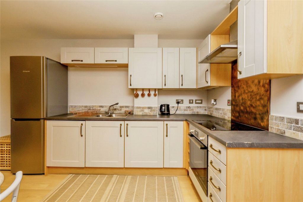 Property photo 2 of 14 Picture No. 43