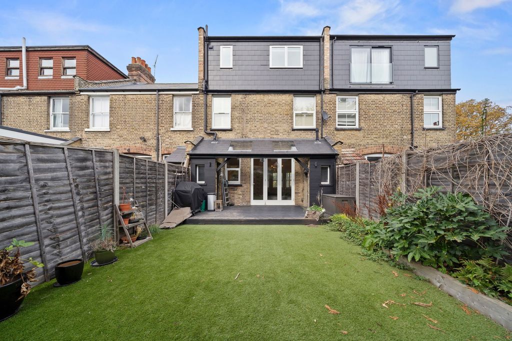 Property photo 3 of 16