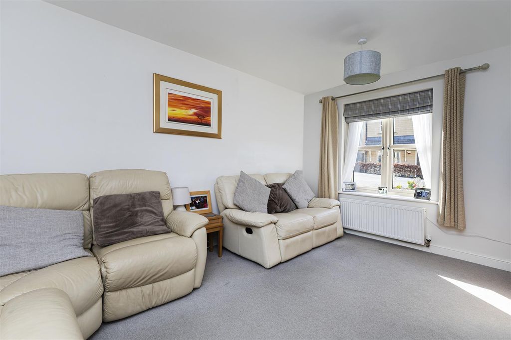 Property photo 3 of 39