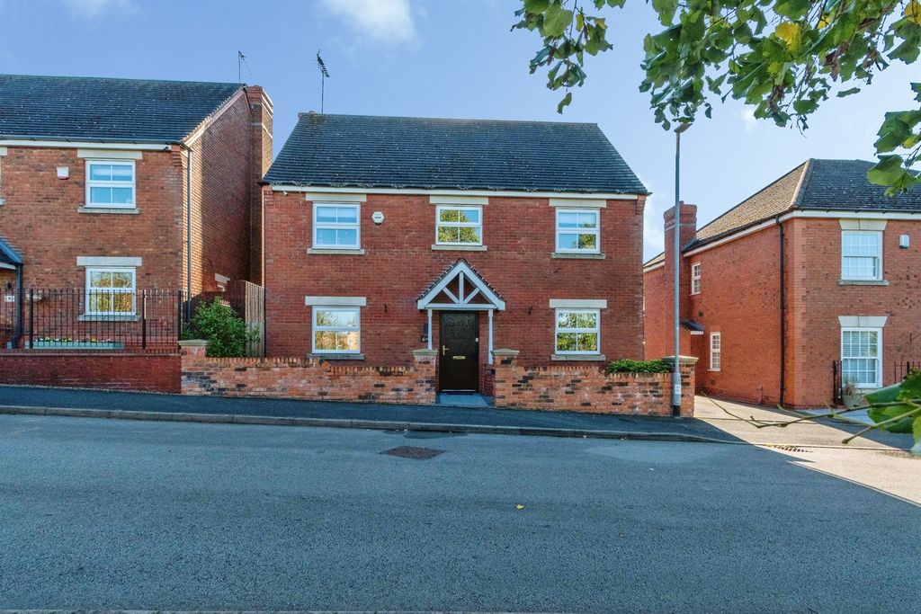 Property photo 1 of 24