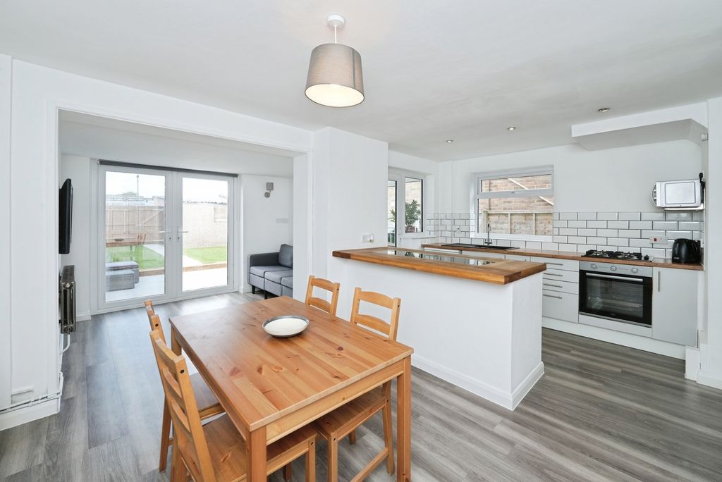 Property photo 3 of 19 Kitchen/Diner