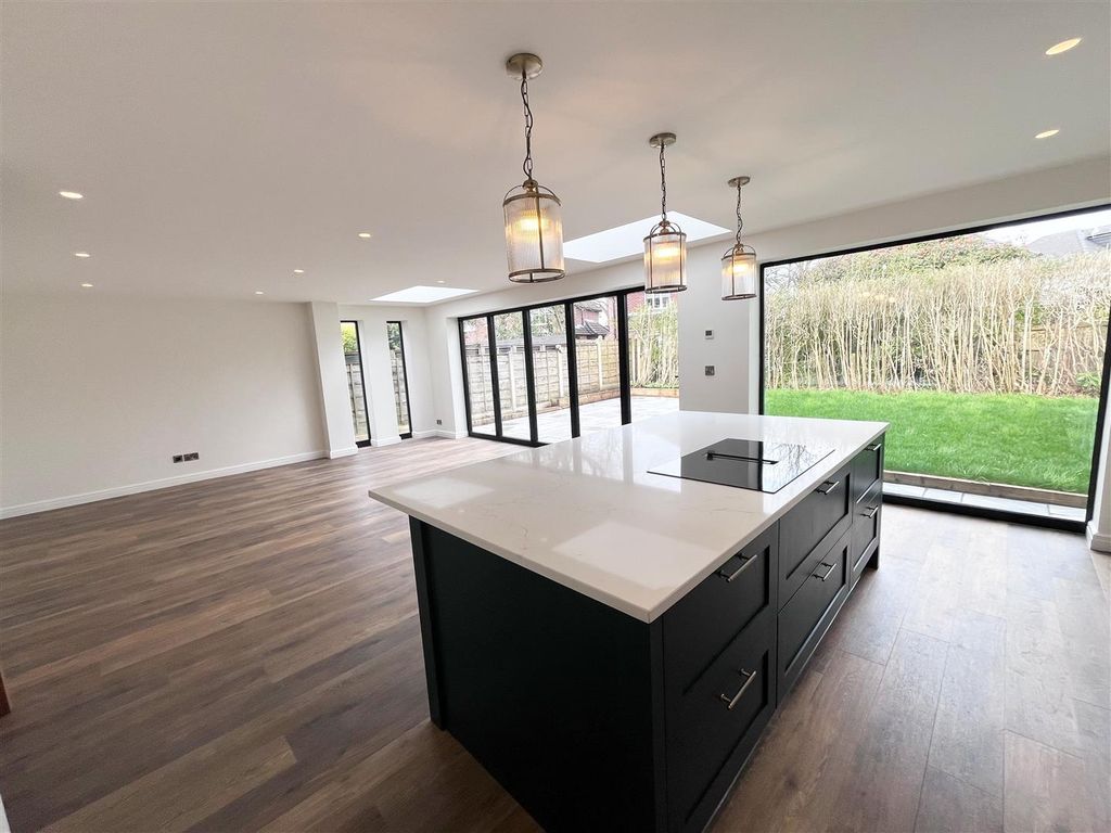 Additional image 19 of 5 bed detached house to rentKnutsford Road, Wilmslow SK9