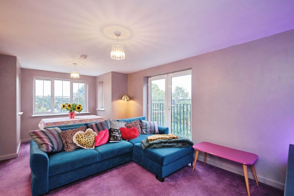 Property photo 3 of 17